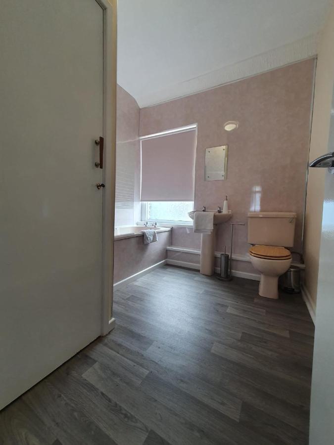2 Bed House, Contractors & Holiday Guests Welcomed Dowlais Buitenkant foto